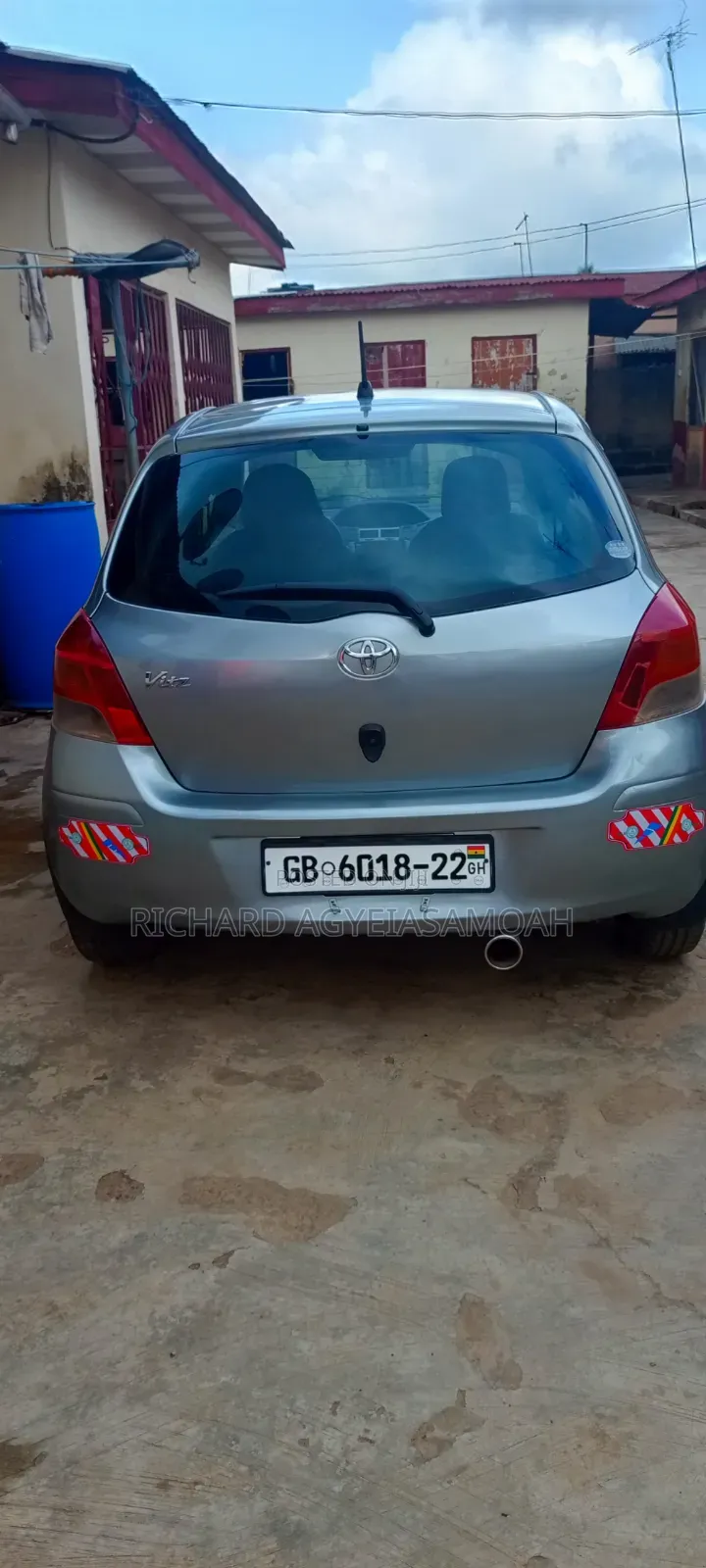 Toyota Vitz 2010 Gray