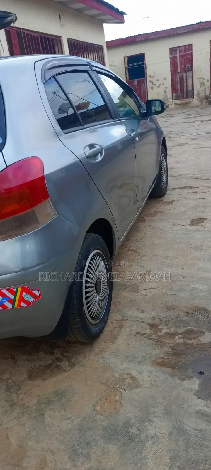 Toyota Vitz 2010 Gray
