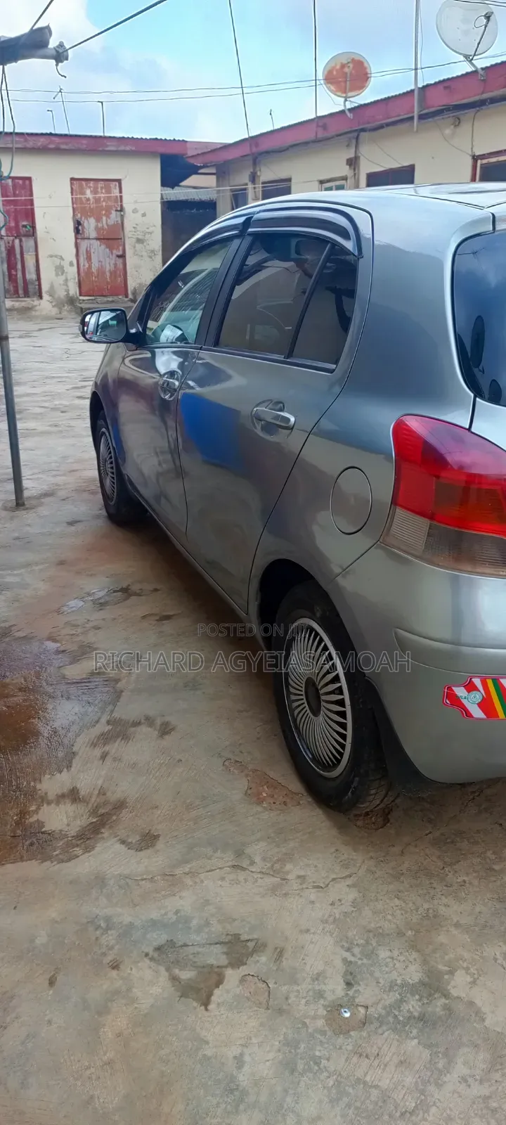 Toyota Vitz 2010 Gray