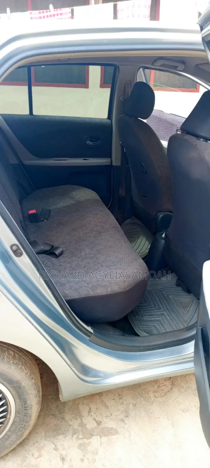 Toyota Vitz 2010 Gray