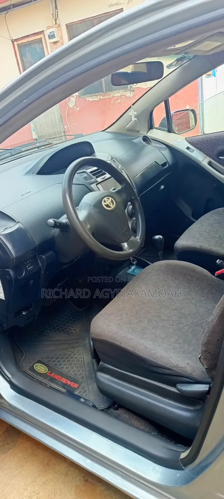 Toyota Vitz 2010 Gray