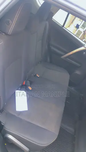 Toyota RAV4 XLE 4dr SUV AWD (2.5L 4cyl 6A) 2018 Gray