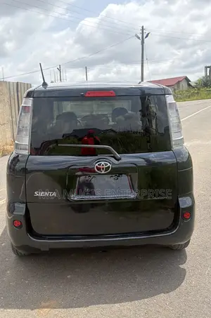 Toyota Sienta 2013 Black