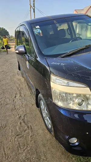 Toyota Voxy 2014 Black