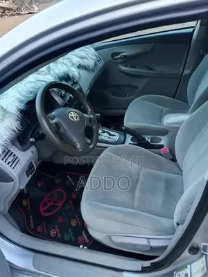 Toyota Corolla LE 4dr Sedan (1.8L 4cyl 4A) 2010 Gray