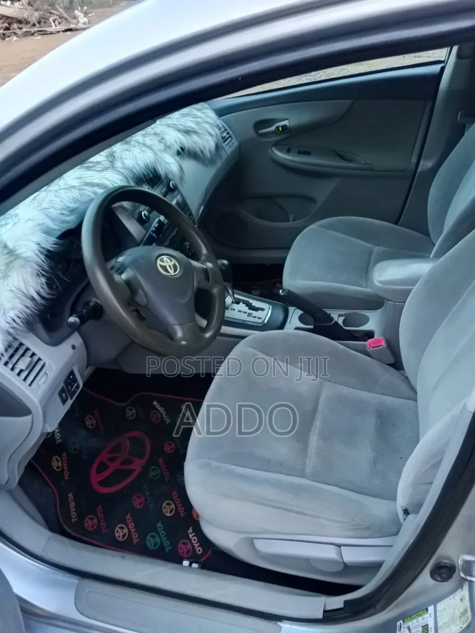 Toyota Corolla LE 4dr Sedan (1.8L 4cyl 4A) 2010 Gray