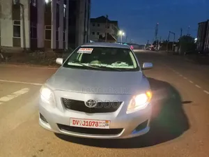 Toyota Corolla LE 4dr Sedan (1.8L 4cyl 4A) 2010 Gray