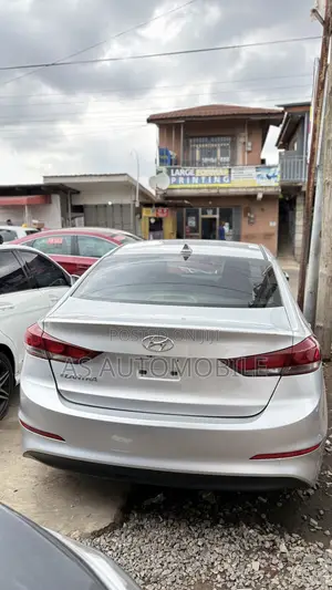 Hyundai Elantra Value Edition Sedan FWD (2.0L 4cyl 6A) 2017 Silver