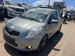 Toyota Yaris 1.5 2009 Gray