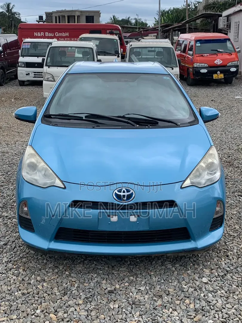 Toyota Aqua 2013 Blue