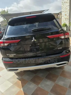 Mitsubishi Outlander SEL Launch Edition 2022 Black