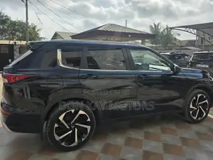 Mitsubishi Outlander SEL Launch Edition 2022 Black