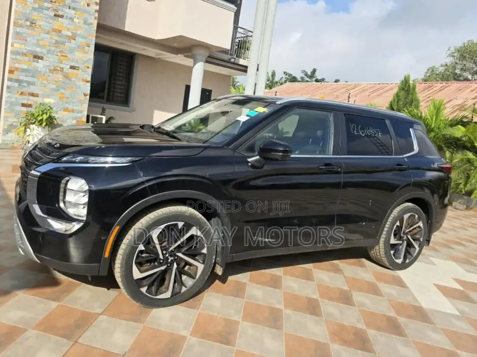 Mitsubishi Outlander SEL Launch Edition 2022 Black