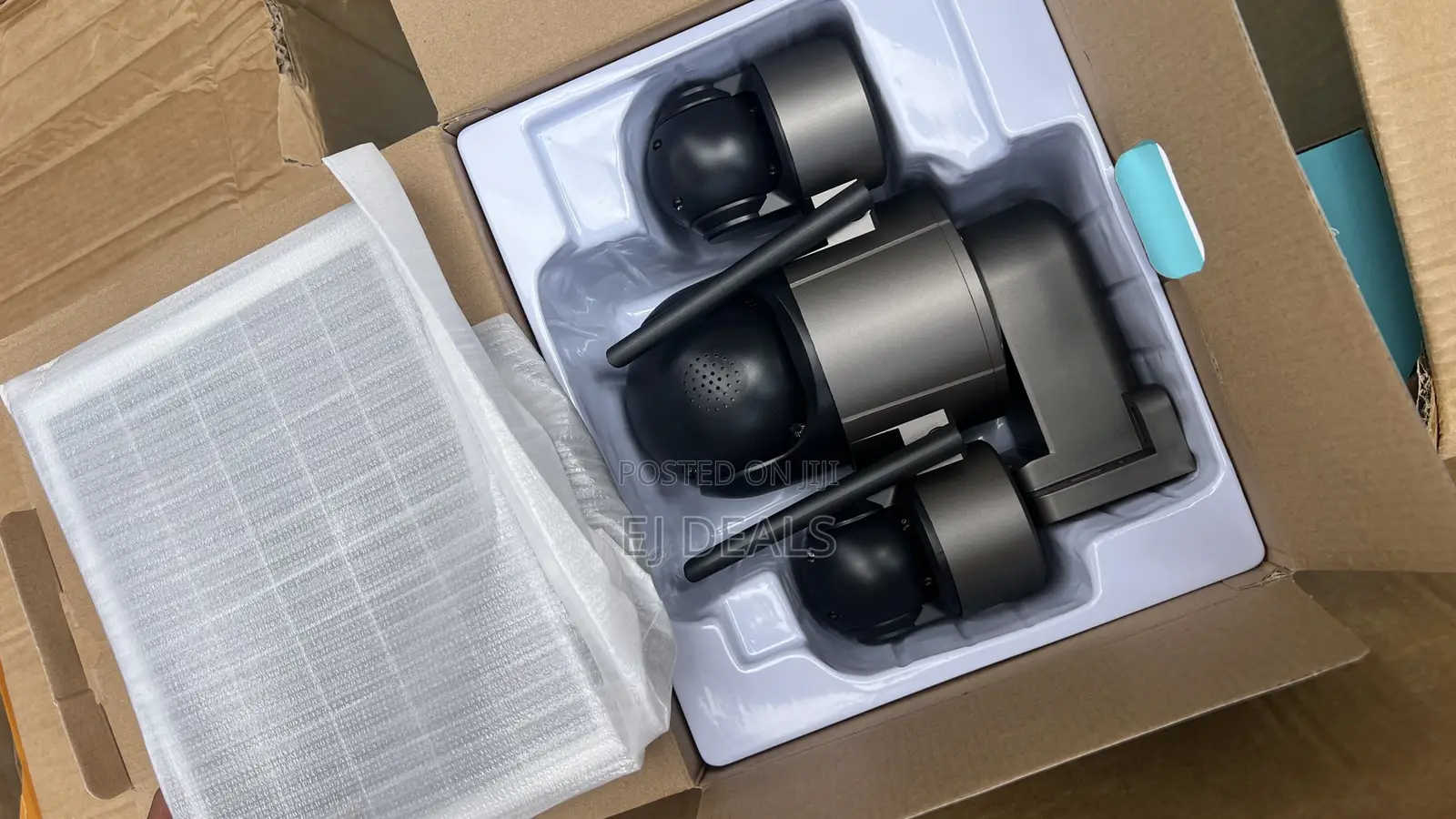 Triple-Lens / Multi-Lens 4G Solar-Powered Smart Security Camera