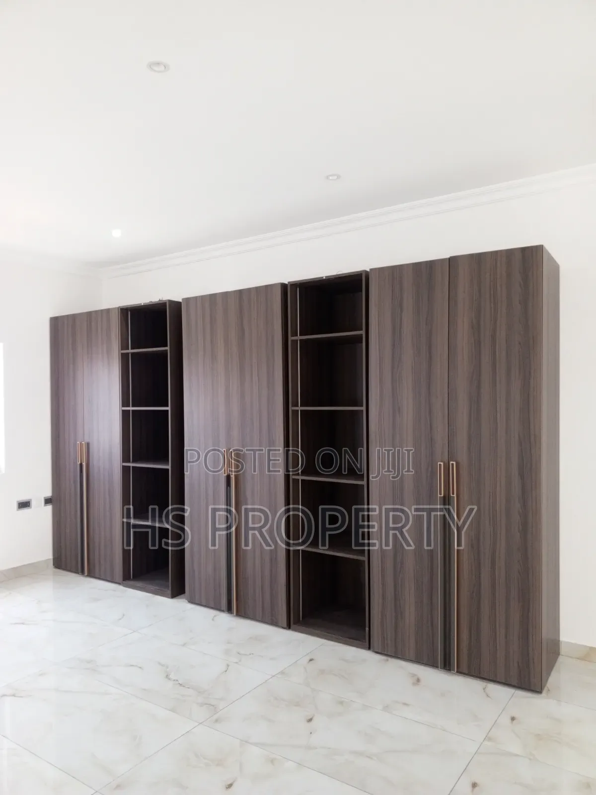 4bdrm Townhouse / Terrace in Ghana Link Area for rent