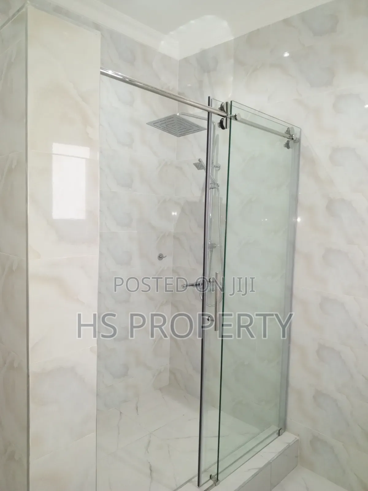 4bdrm Townhouse / Terrace in Ghana Link Area for rent