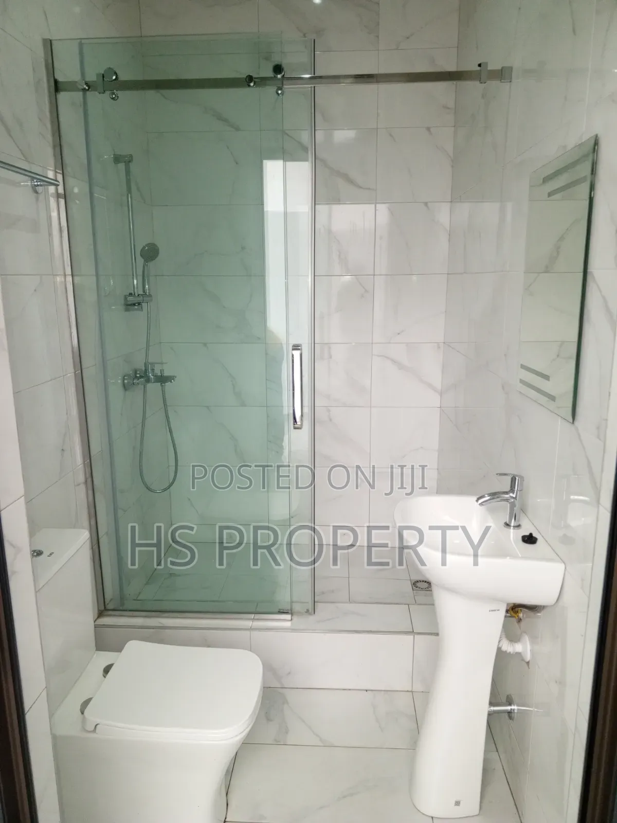 4bdrm Townhouse / Terrace in Ghana Link Area for rent