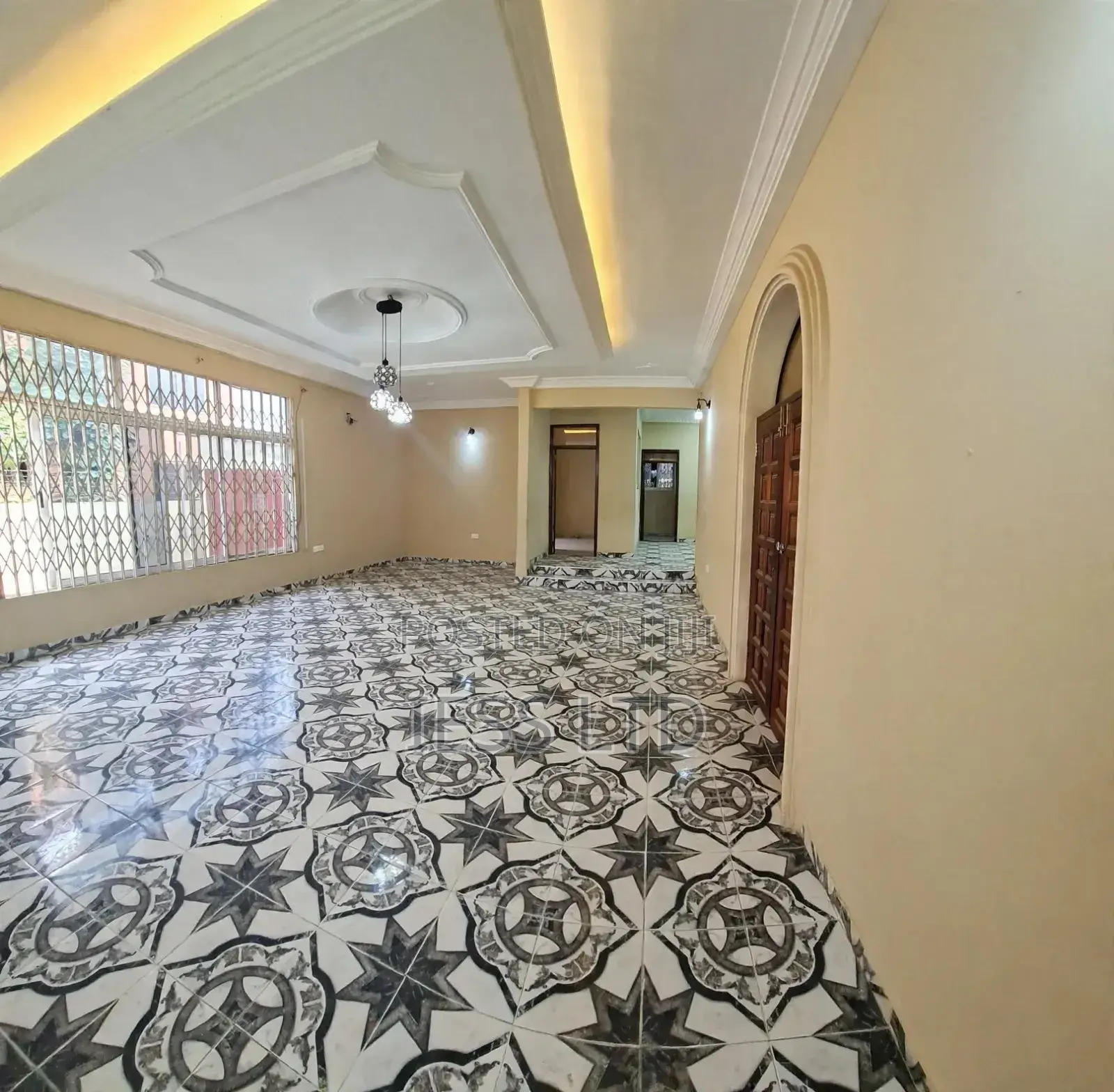 5bdrm House in Volta Estate, Community 25 for sale