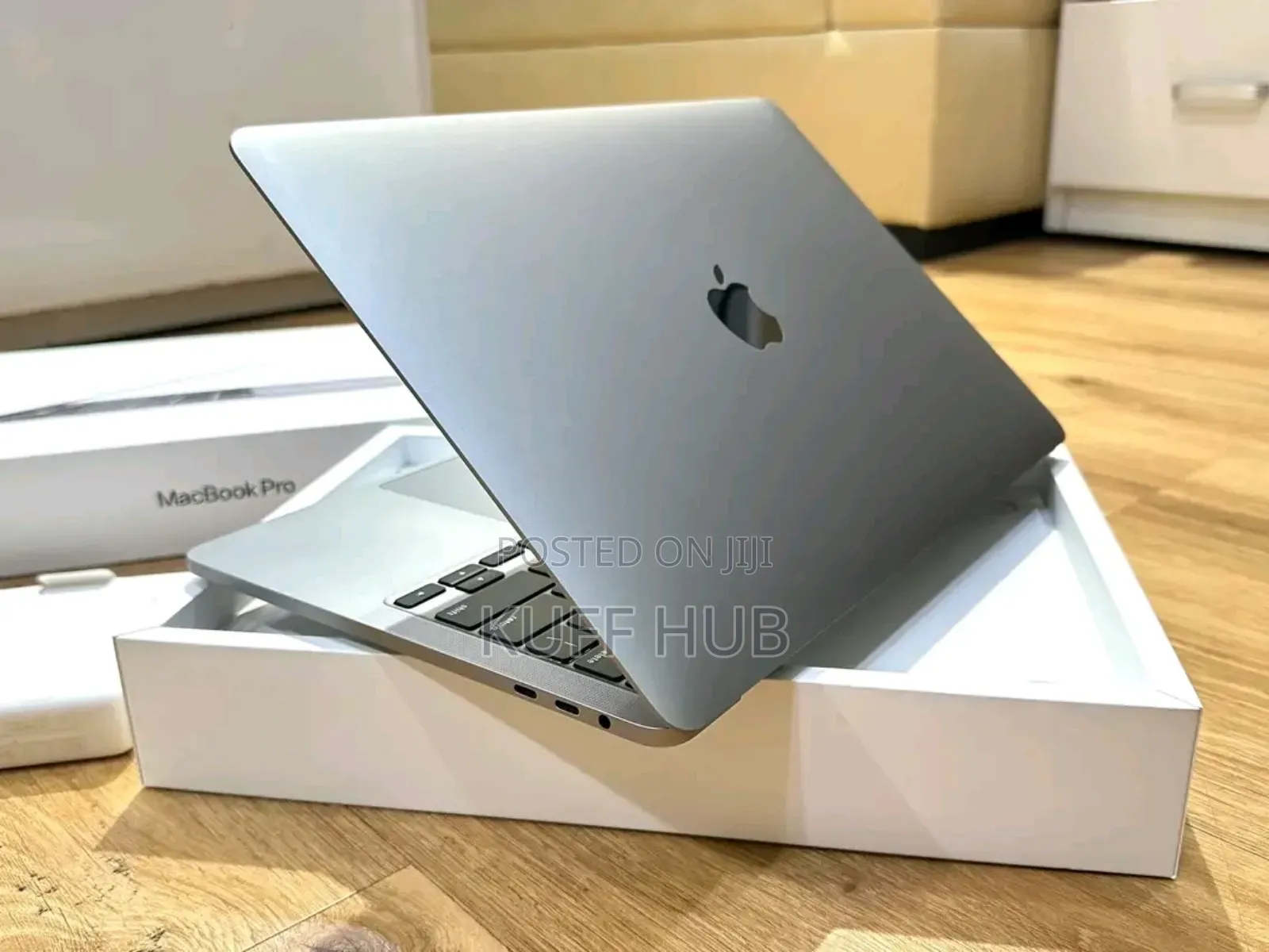 New Laptop Apple MacBook Pro 2020 M1 16GB Apple M1 SSD 512GB