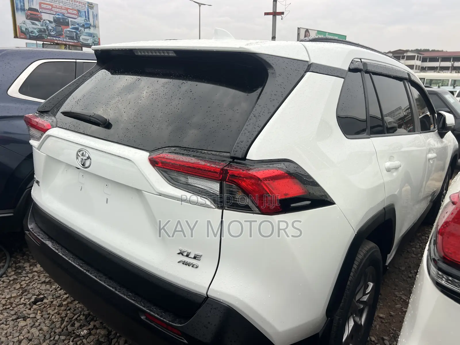 Toyota RAV4 XLE AWD 2024 White
