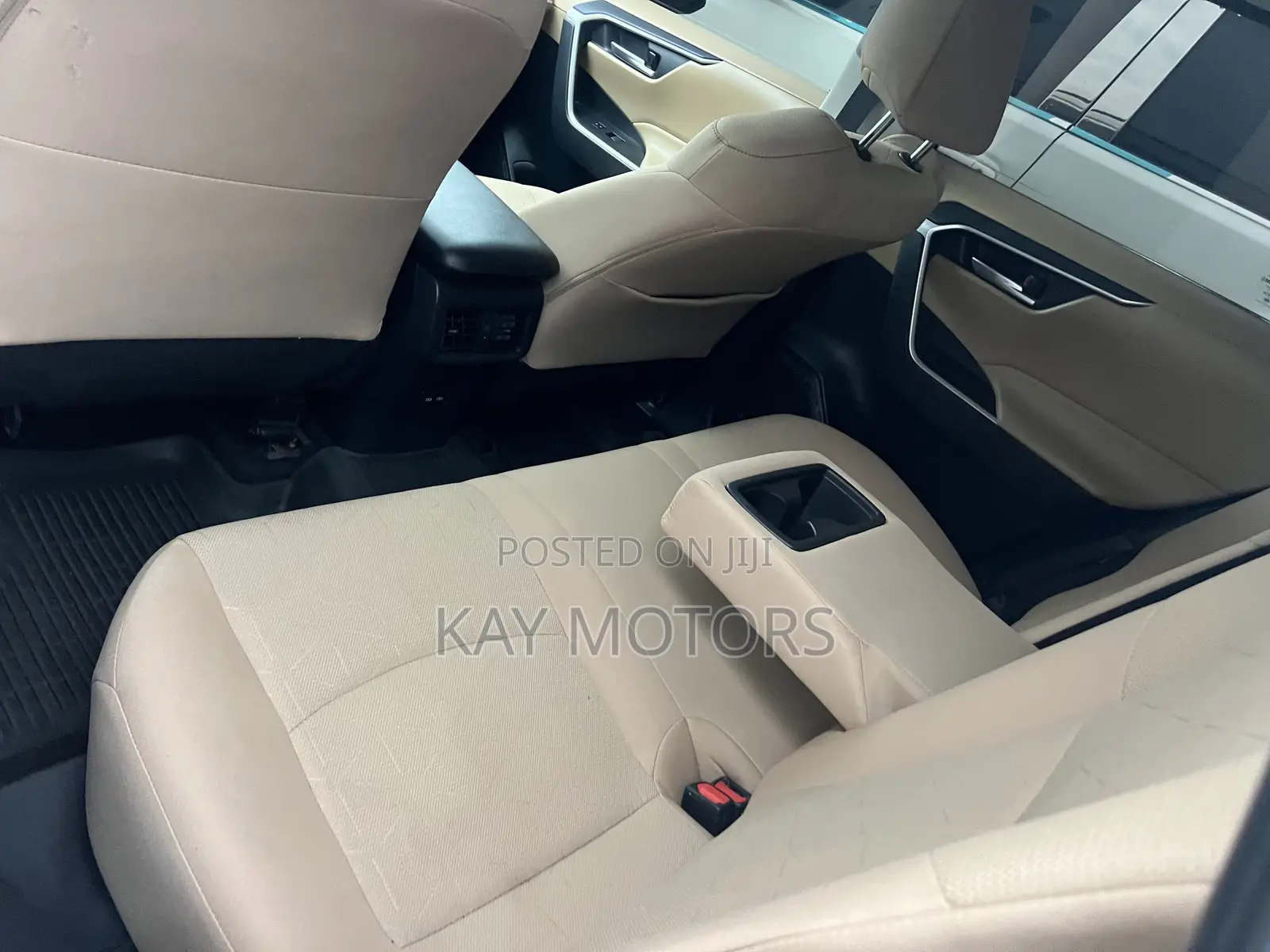 Toyota RAV4 XLE AWD 2024 White