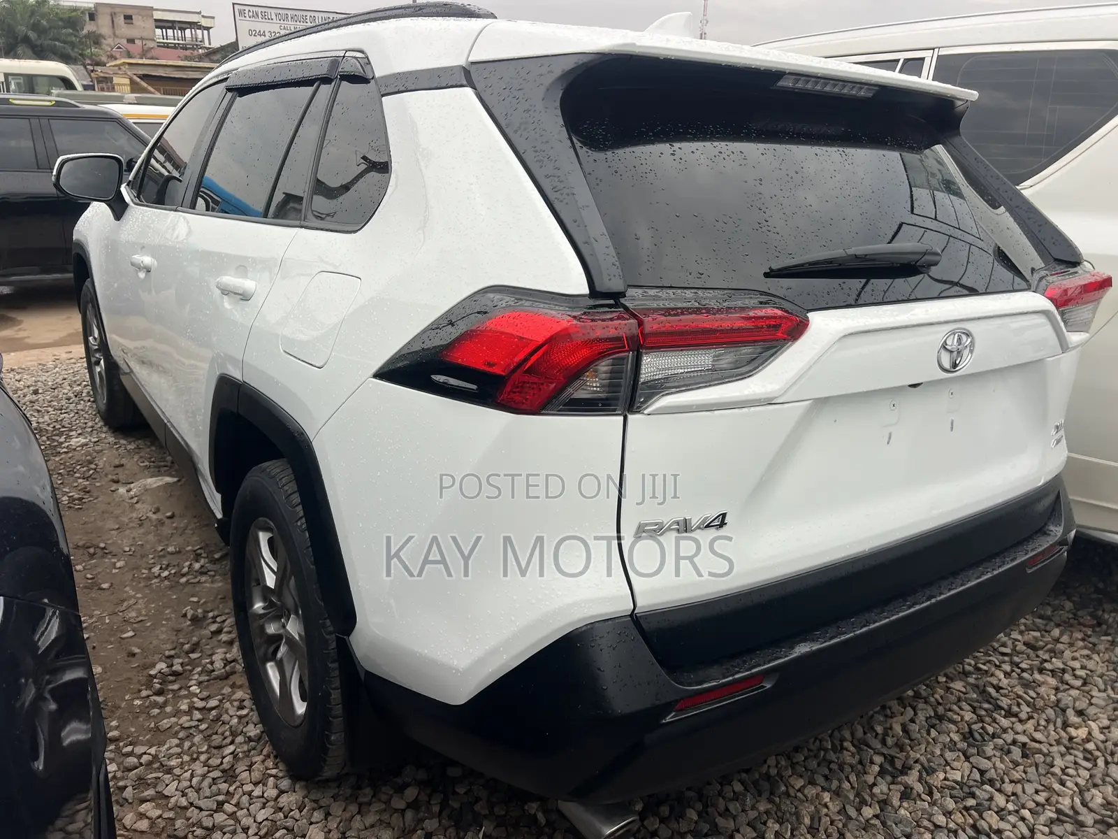 Toyota RAV4 XLE AWD 2024 White