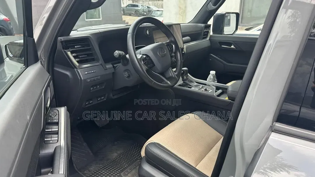Lexus GX 2026 Silver