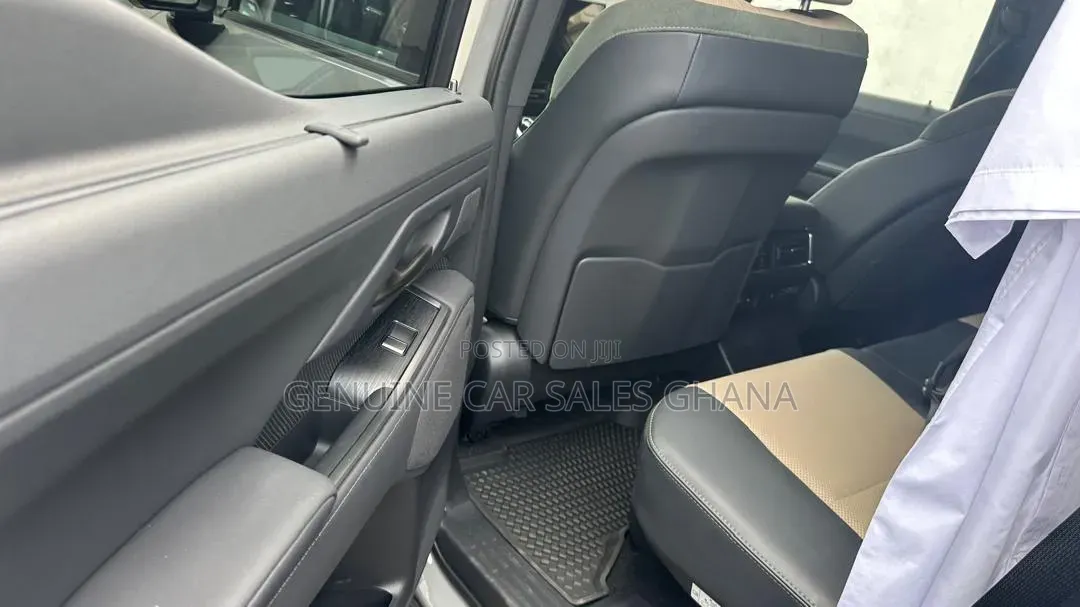 Lexus GX 2026 Silver