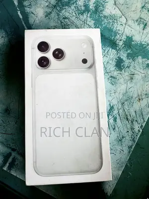 New Apple iPhone 17 Pro Max 256 GB Silver