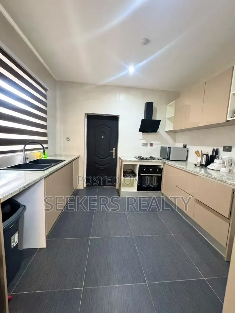 Furnished 4bdrm Townhouse / Terrace in Seekers Realty, Labone SHS Area