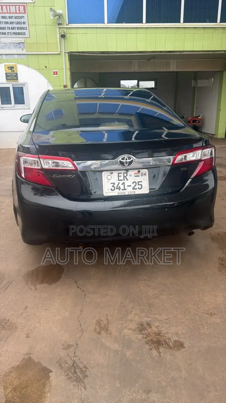 Toyota Camry L 4dr Sedan (2.5L 4cyl 6A) 2014 Gray