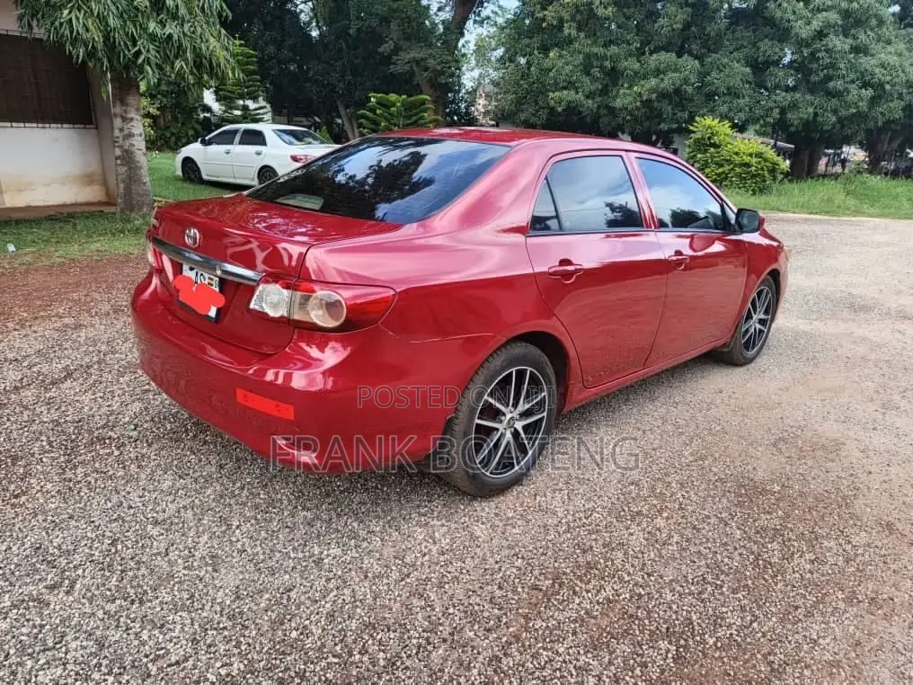 Toyota Corolla LE Special Edition 4dr Sedan (1.8L 4cyl 4A) 2013 Red