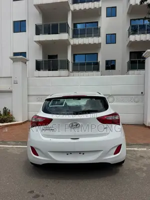 Hyundai Elantra SE Sedan FWD (1.8L 4cyl 6A) 2016 White