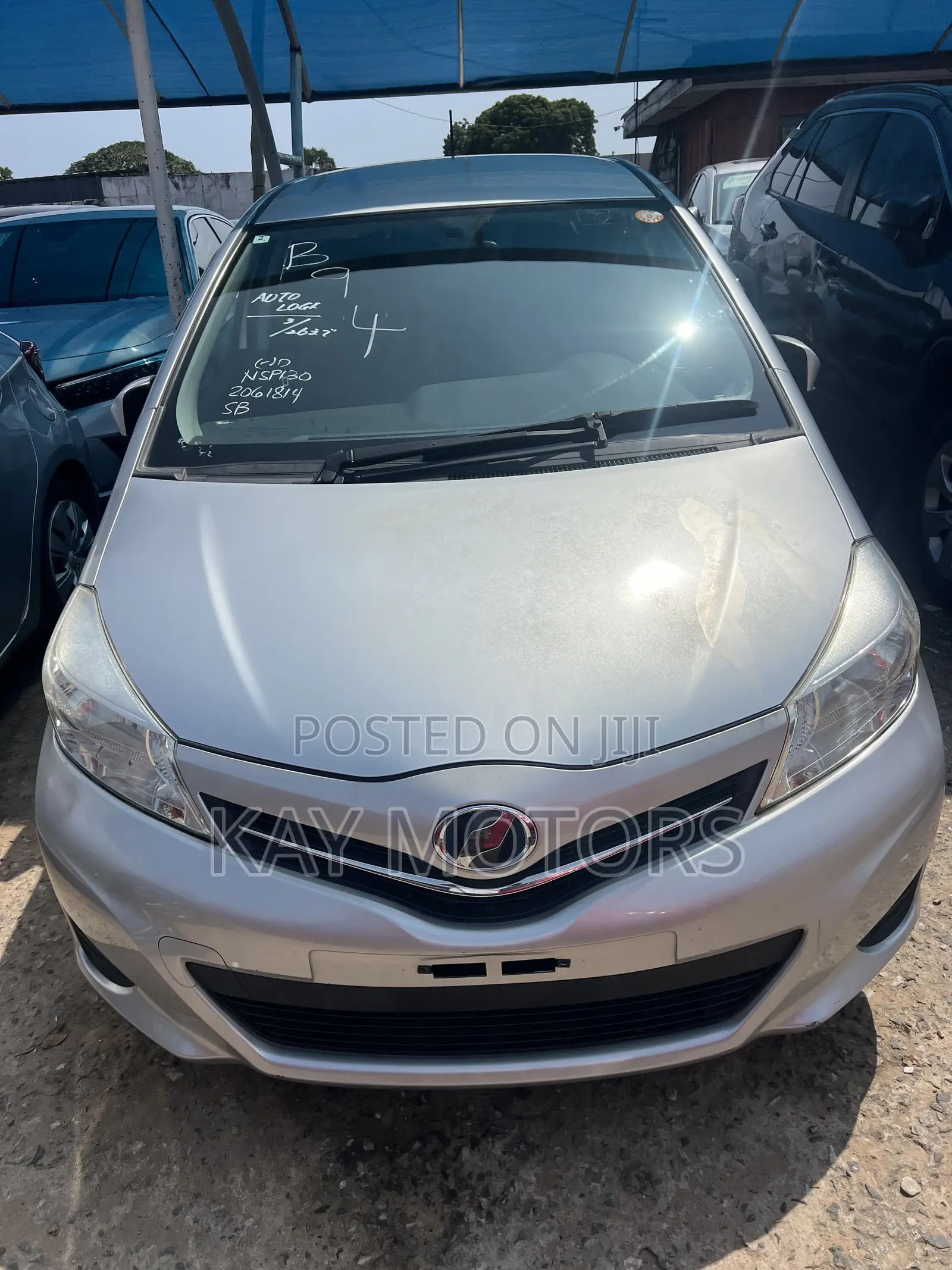 Toyota Vitz 1.3 AWD 5dr 2013 Gray