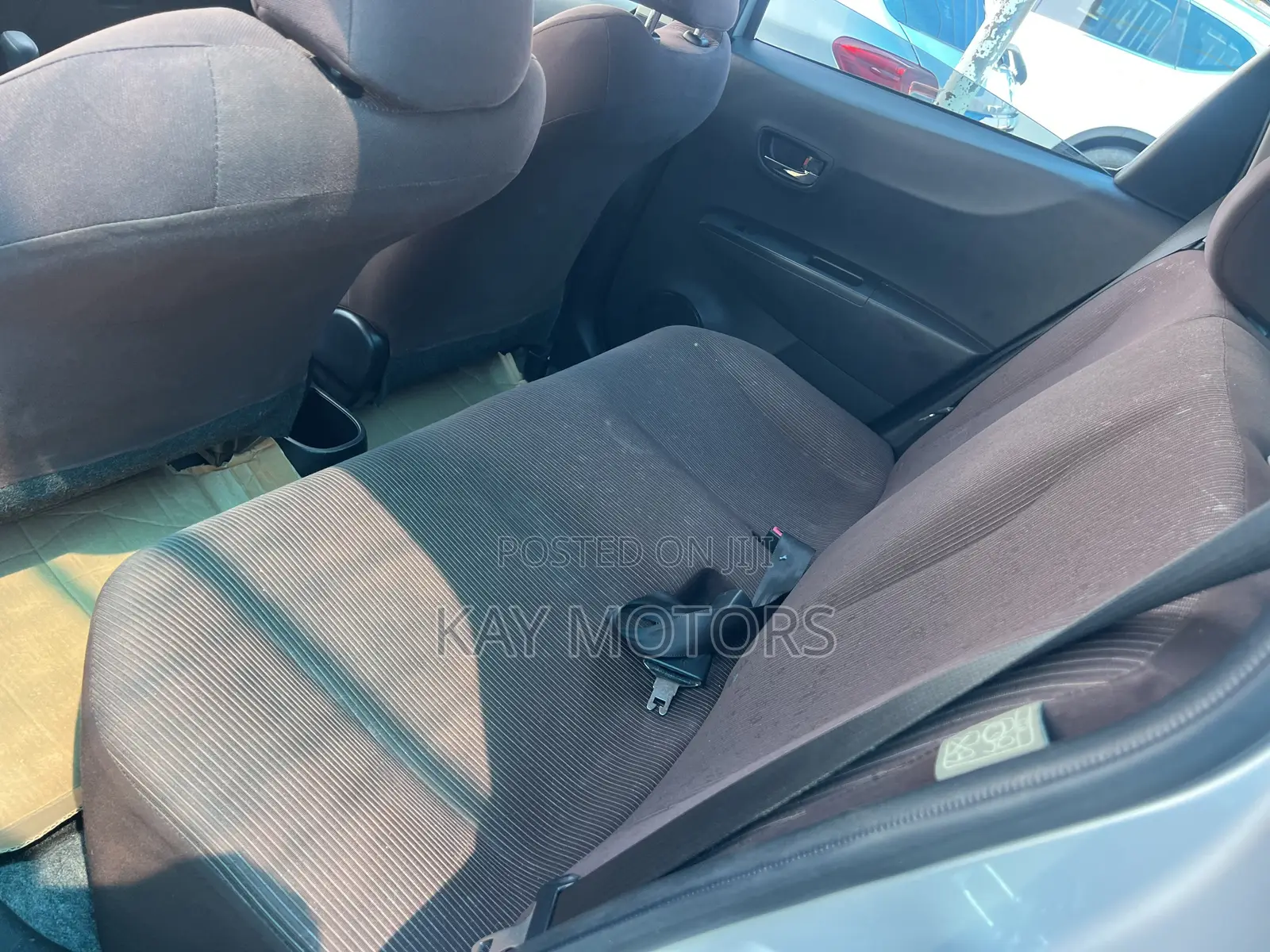 Toyota Vitz 1.3 AWD 5dr 2013 Gray