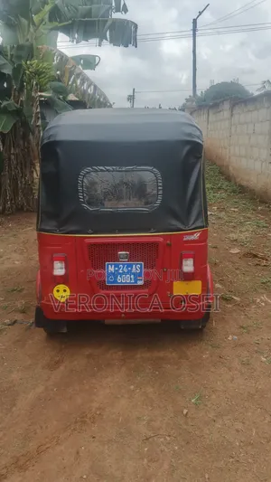 Bajaj RE 2024 Red