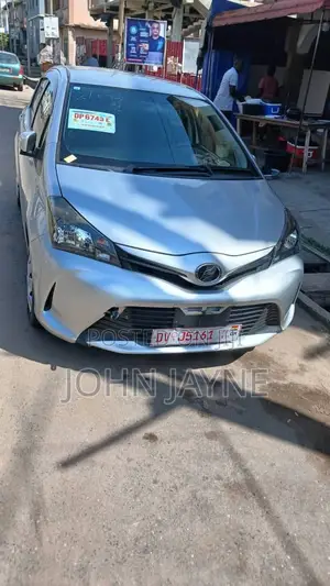 Toyota Vitz 1.0 FWD 5dr 2016 Silver