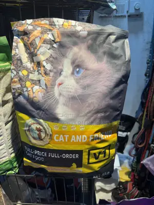 Cat and Friend Cat Food With Meat , Chicken N Dry Egg Yolk