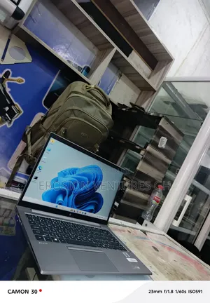 Laptop HP ZBook Firefly 14 G7 16GB Intel Core i5 SSD 128GB