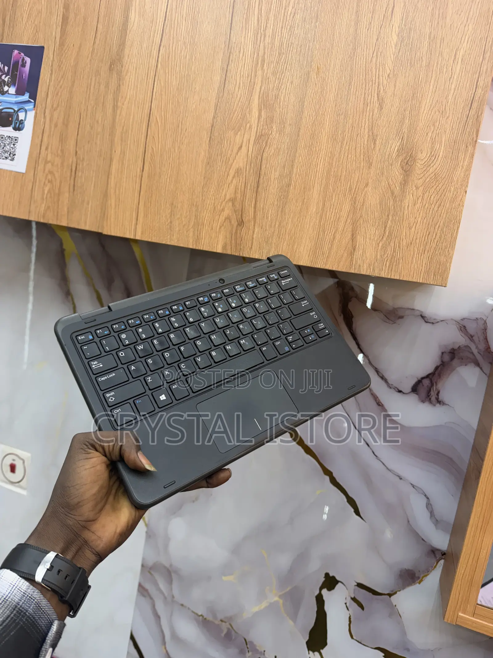 New Laptop Dell Latitude 3190 2-in-1 4GB Intel Pentium SSD 128GB