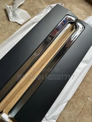 CR-V 2017 - 2020 Front Door Mould Chrome