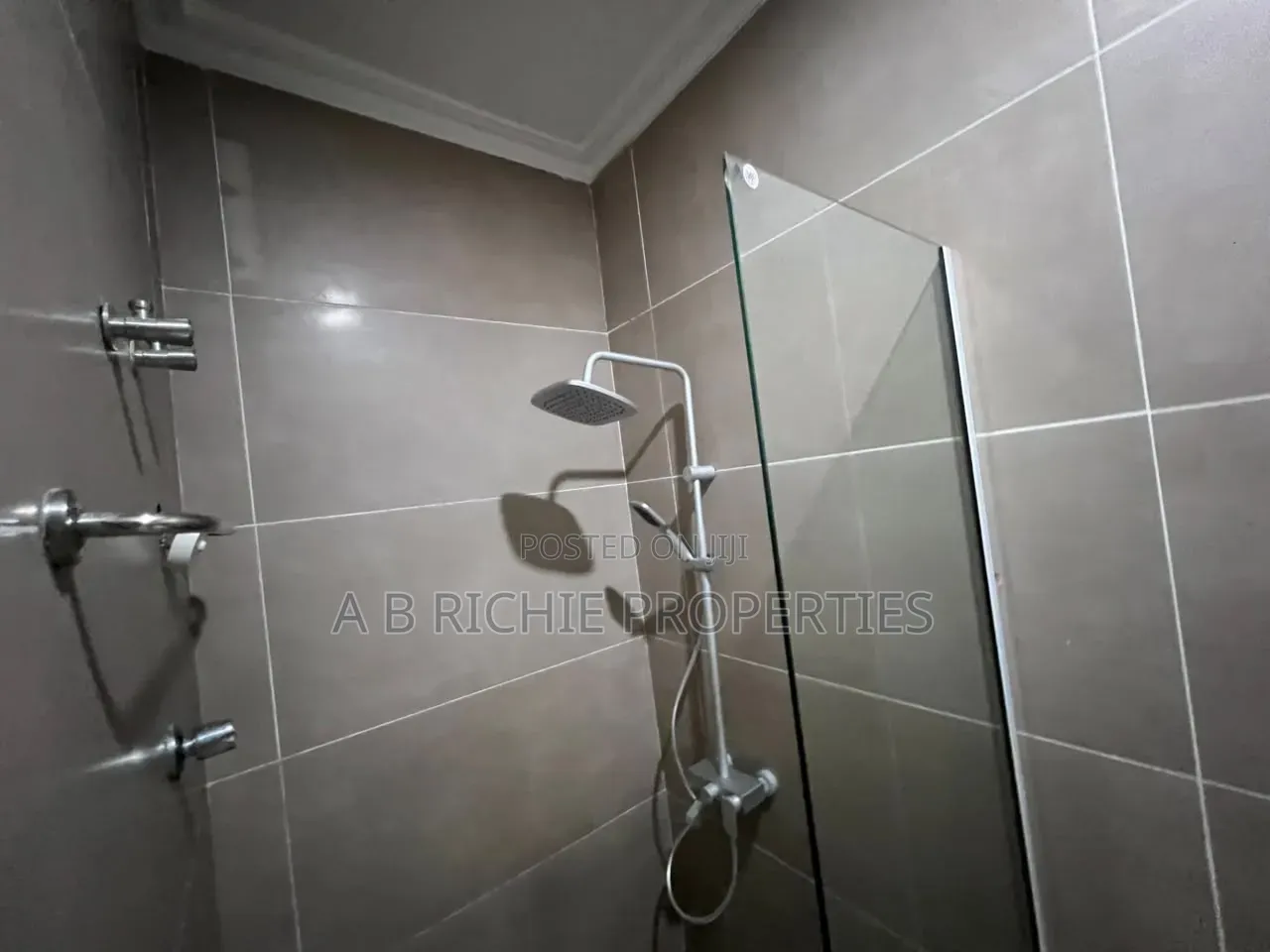 3bdrm Apartment in Ab Richie Properties, Parakuo Estate for rent