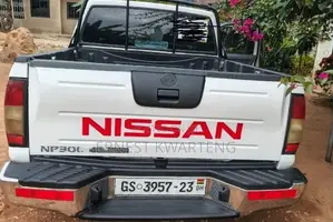Nissan Hardbody 2016 White