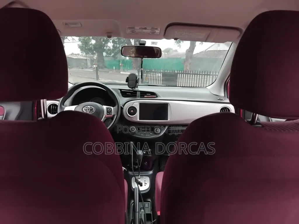 Toyota Vitz 2015 Burgundy