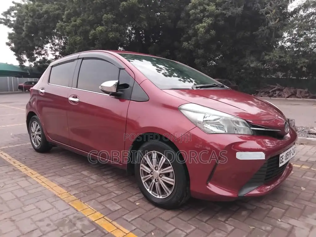 Toyota Vitz 2015 Burgundy