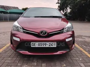 Toyota Vitz 2015 Burgundy