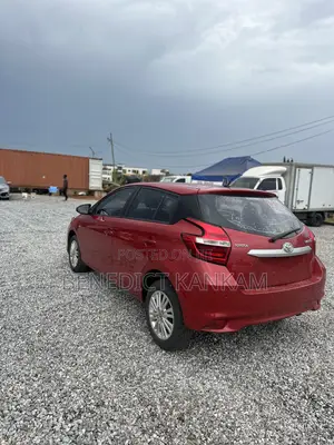 Toyota Yaris SE Hatchback 5dr 2018 Burgundy