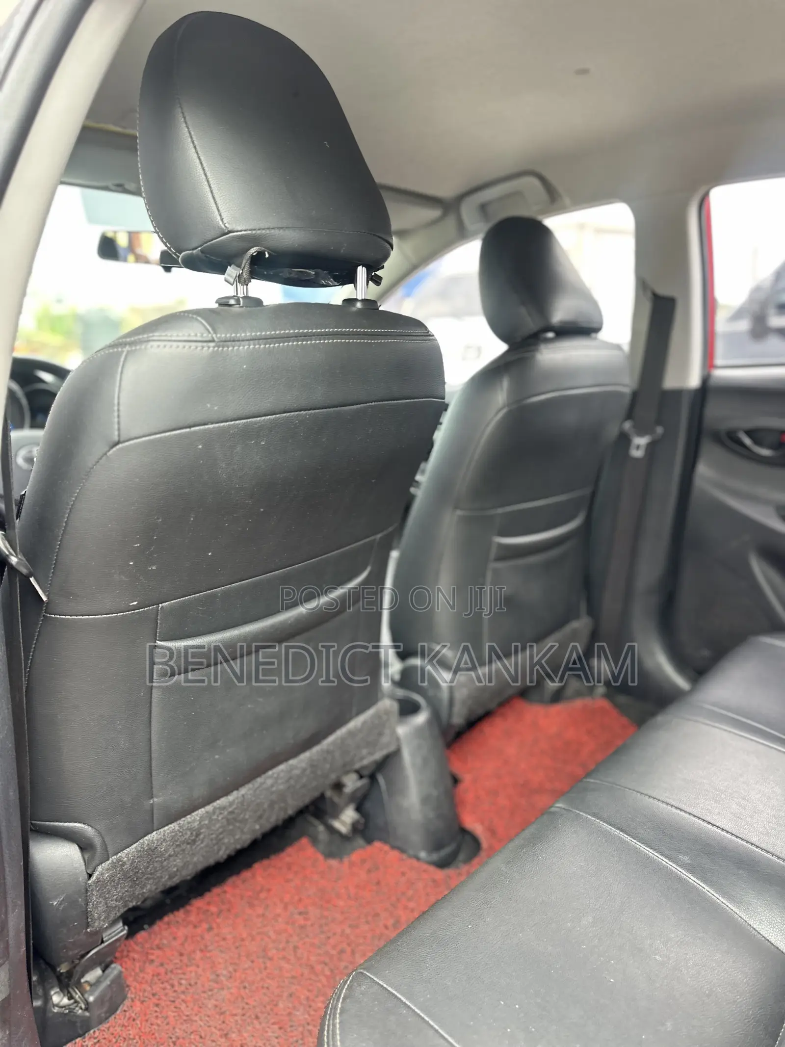 Toyota Yaris SE Hatchback 5dr 2018 Burgundy