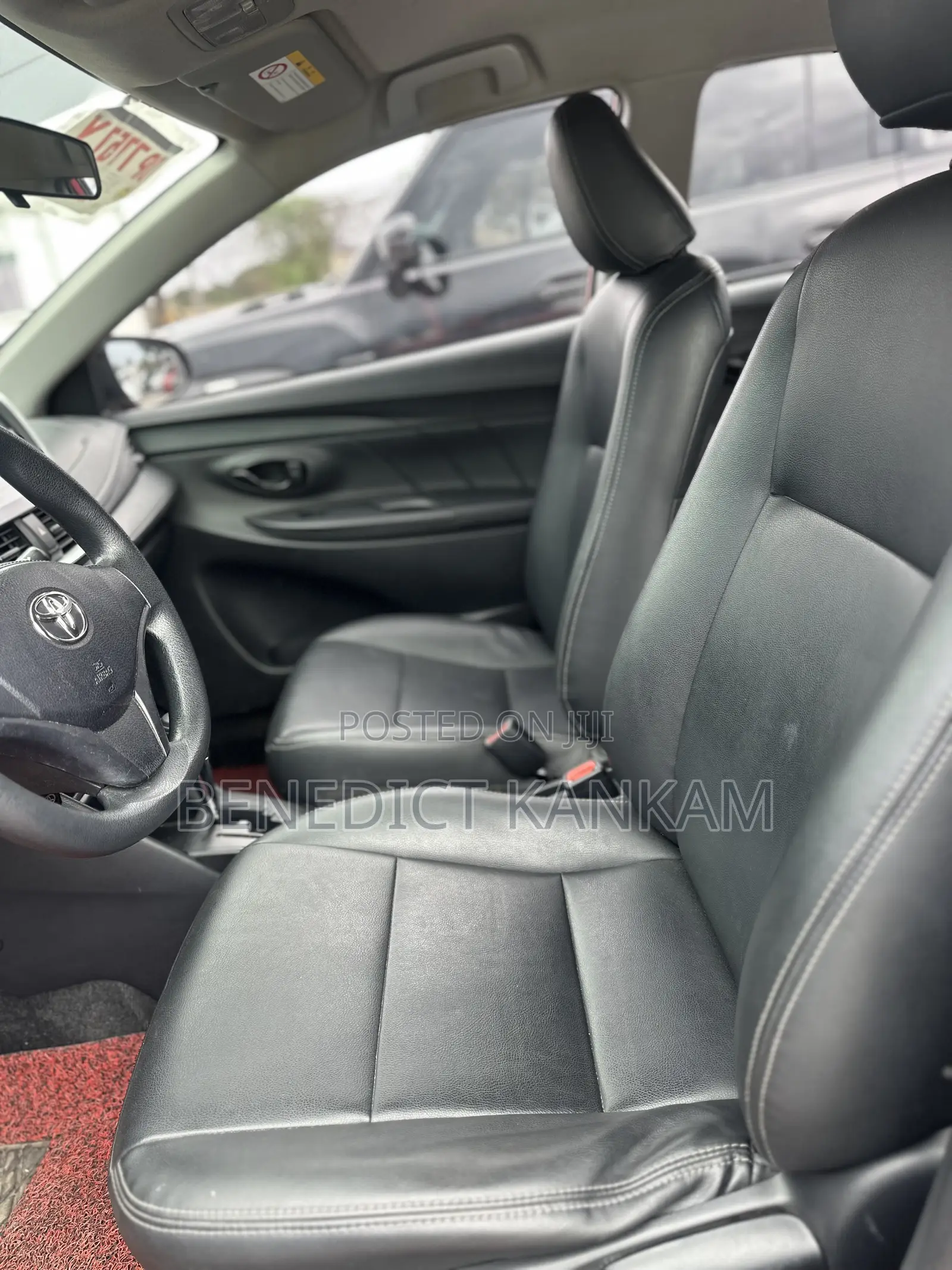 Toyota Yaris SE Hatchback 5dr 2018 Burgundy