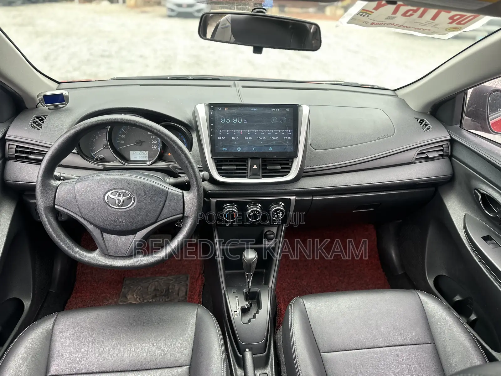 Toyota Yaris SE Hatchback 5dr 2018 Burgundy